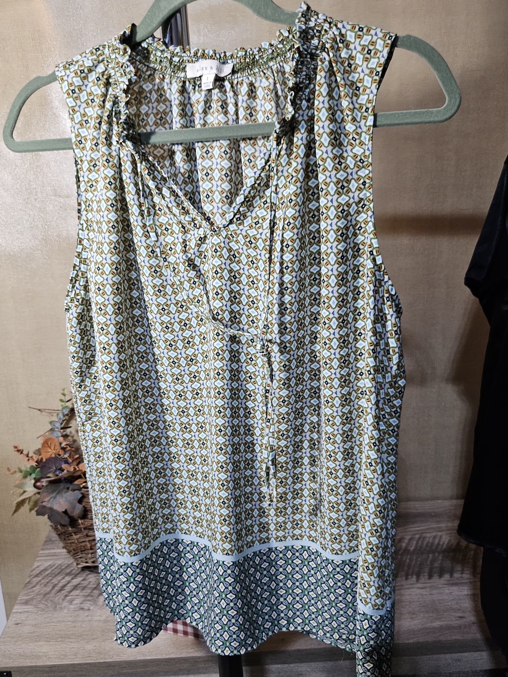 Smocked Tie-Neck Sleeveless Camisole in Green/White